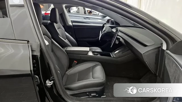 Tesla Model 3 2025 Черный из Кореи, фото 2