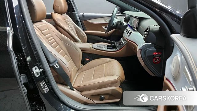 Mercedes-Benz E-Class W213 2021 Черный из Кореи, фото 2