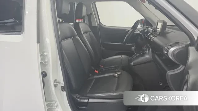 Hyundai Casper 2023 Белый из Кореи, фото 2