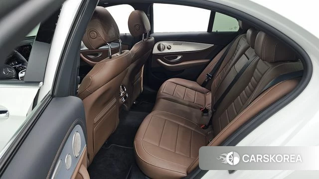 Mercedes-Benz E-Class W213 2021 Белый из Кореи, фото 2