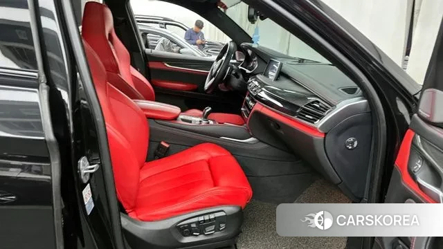 BMW X6M (F16) 2018 Черный из Кореи, фото 2