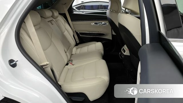 Genesis GV70 2023 Белый из Кореи, фото 2