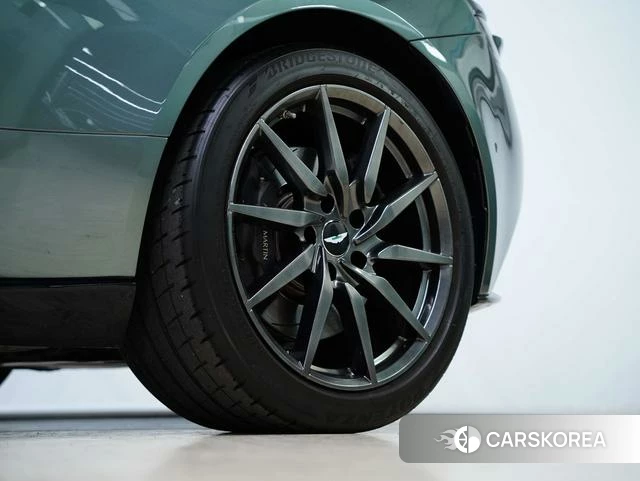 Aston Martin DB11 2018 Зеленый из Китая, фото 2