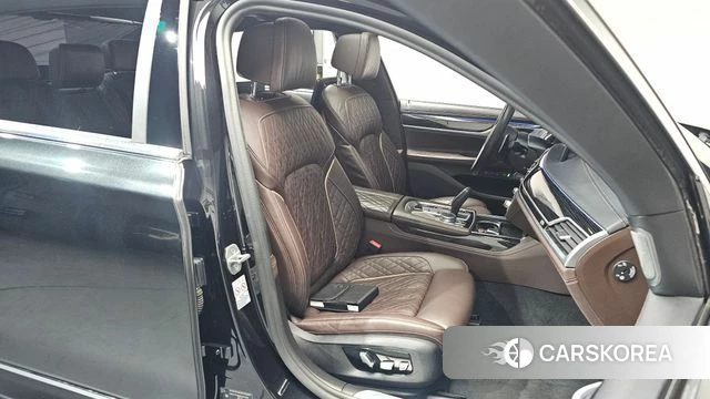 BMW 7 Series (G11) 2021 Черный из Кореи, фото 2