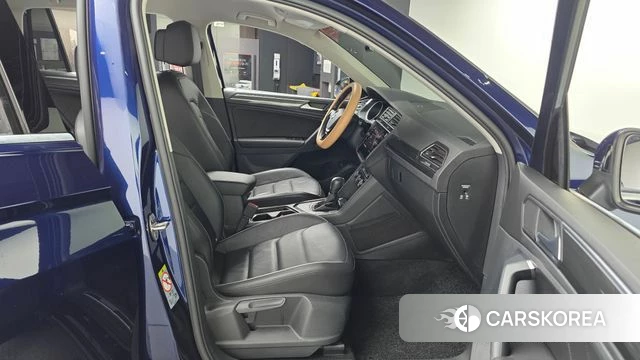 Volkswagen Tiguan second Generation 2020 Синий из Кореи, фото 2