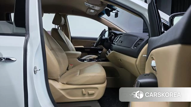 Kia The New Carnival 2018 Белый из Кореи, фото 2