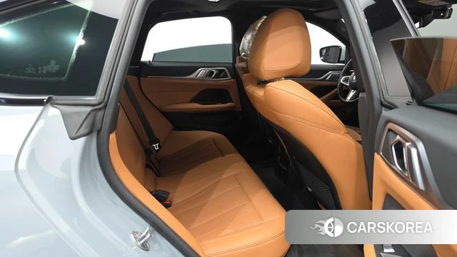 BMW i4 2022 Серебристо-серый из Кореи, фото 2