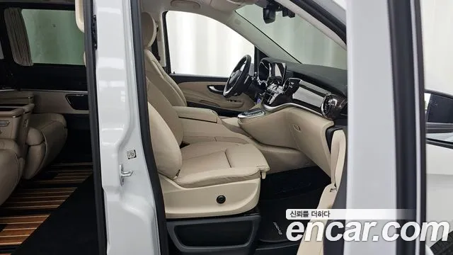 Mercedes-Benz V-Class 2023 Белый из Кореи, фото 2