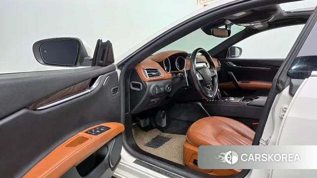 Maserati Ghibli 2019 Белый из Кореи, фото 2