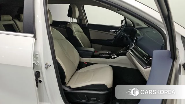 Kia Sportage 5th Generation Hybrid 2022 Белый из Кореи, фото 2