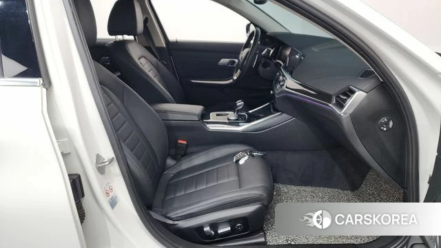 BMW 3 Series (G20) 2021 Белый из Кореи, фото 2