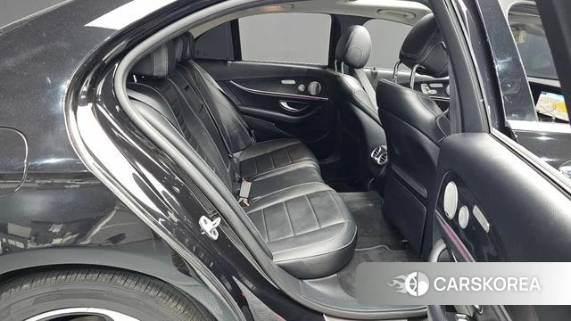 Mercedes-Benz E-Class W213 2018 Черный из Кореи, фото 2