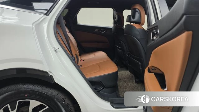 Kia Sportage 5th Generation Hybrid 2024 Белый из Кореи, фото 2