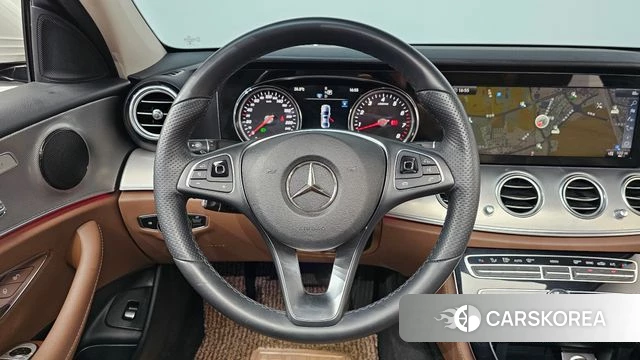 Mercedes-Benz E-Class W213 2018 Белый из Кореи, фото 2