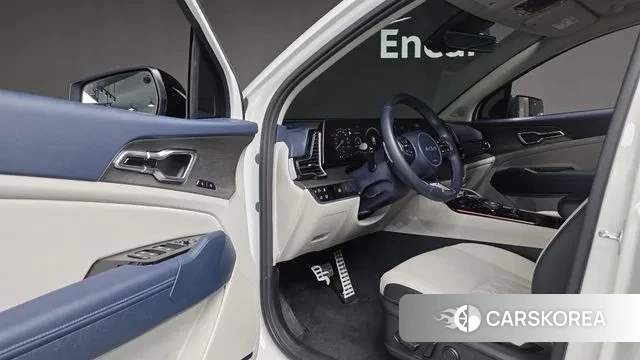 Kia Sportage 5th Generation Hybrid 2023 Белый из Кореи, фото 2