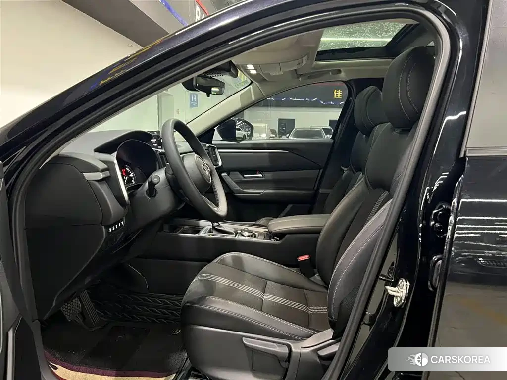 Mazda CX-50 2024 Черный из Китая, фото 2