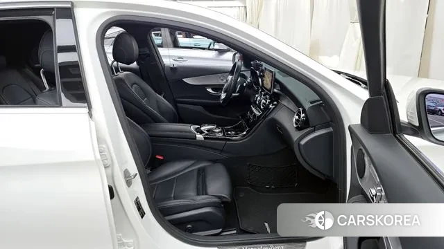 Mercedes-Benz C-Class W205 2018 Белый из Кореи, фото 2