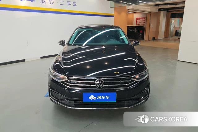 Volkswagen Magotan PHEV 2023 Черный из Китая, фото 2