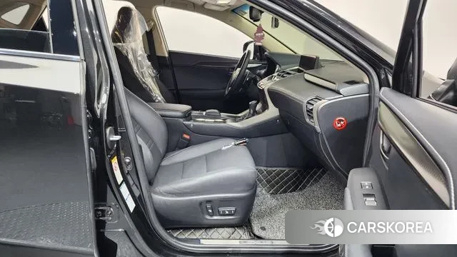 Lexus NX300h 2018 Черный из Кореи, фото 2