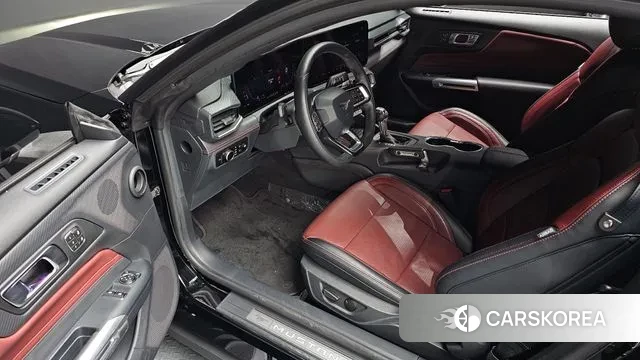 Ford Mustang 7th Generation 2024 Черный из Кореи, фото 2