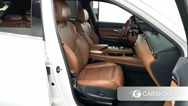 Genesis GV70 2022 Белый из Кореи, фото 2