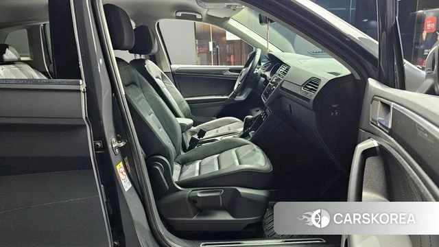 Volkswagen Tiguan second Generation 2020 Серый из Кореи, фото 2