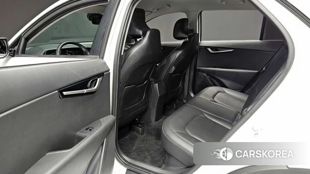 Kia Di Ol Nu Niro 2022 Белый из Кореи, фото 2