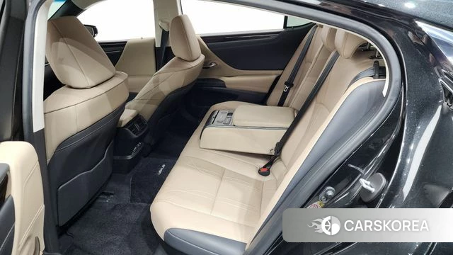 Lexus ES300h 7th generation 2018 Серый из Кореи, фото 2