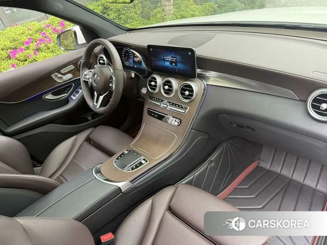 Mercedes-Benz GLC 2022 Белый из Китая, фото 2