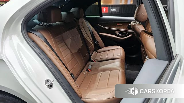 Mercedes-Benz E-Class W213 2023 Белый из Кореи, фото 2