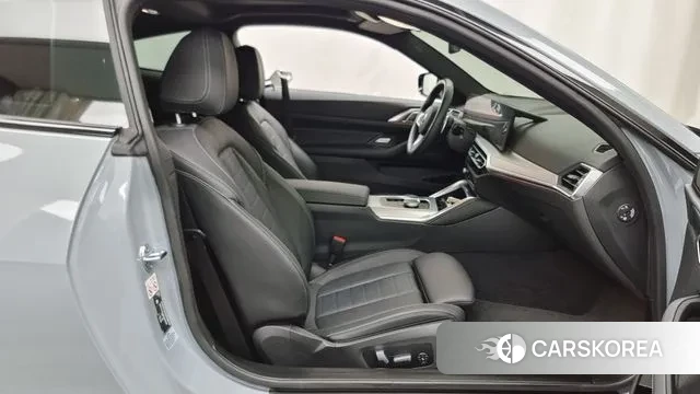 BMW 4 Series (G22) 2023 Небесно-голубой из Кореи, фото 2