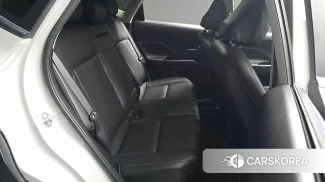 Hyundai Kona (SX2) 2023 Серебристо-серый из Кореи, фото 2