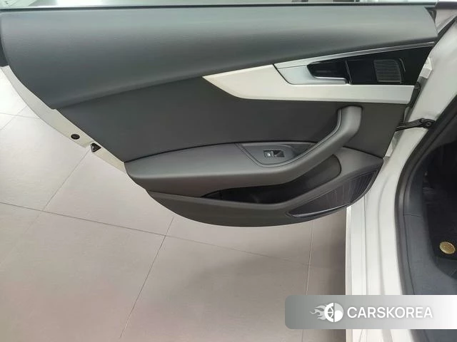 Audi A5 2025 Белый из Китая, фото 2