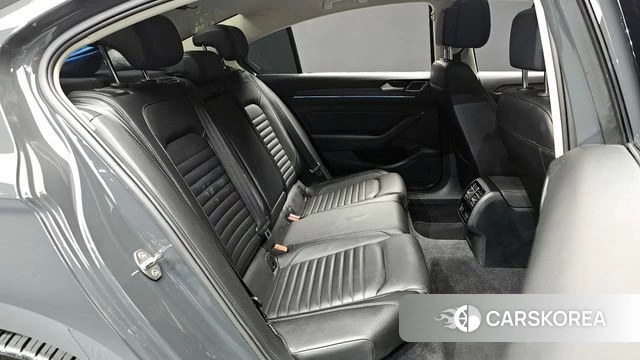 Volkswagen Passat GT (B8) 2018 Серый из Кореи, фото 2