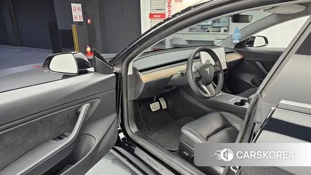 Tesla Model 3 2021 Черный из Кореи, фото 2