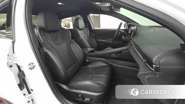 Hyundai The New Avante (CN7) 2024 Белый из Кореи, фото 2