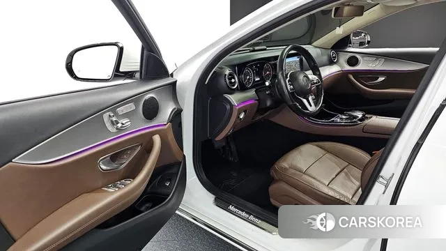 Mercedes-Benz E-Class W213 2019 Белый из Кореи, фото 2