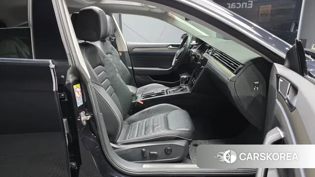 Volkswagen Arteon 2019 Черный из Кореи, фото 2