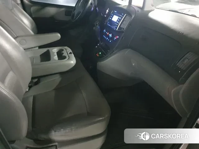 Hyundai The New Grand Starex 2019 Серебряный из Кореи, фото 2