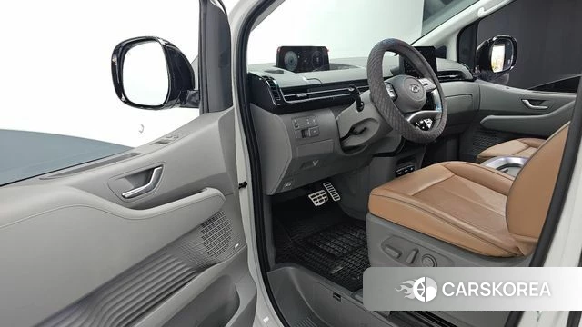 Hyundai Staria 2022 Белый из Кореи, фото 2