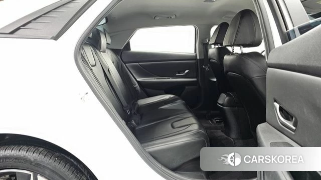 Hyundai Avante Hybrid (CN7) 2022 Белый из Кореи, фото 2