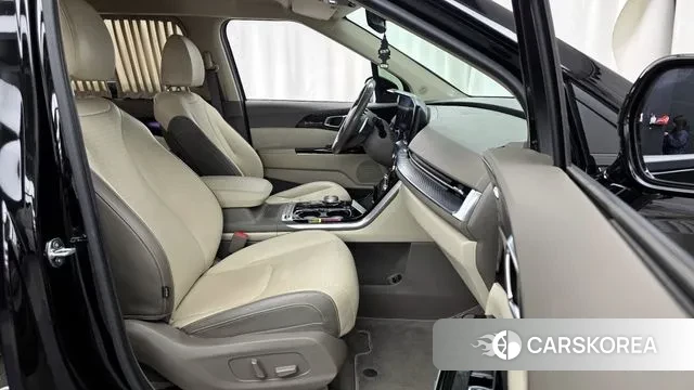 Kia Carnival 4th generation 2023 Черный из Кореи, фото 2