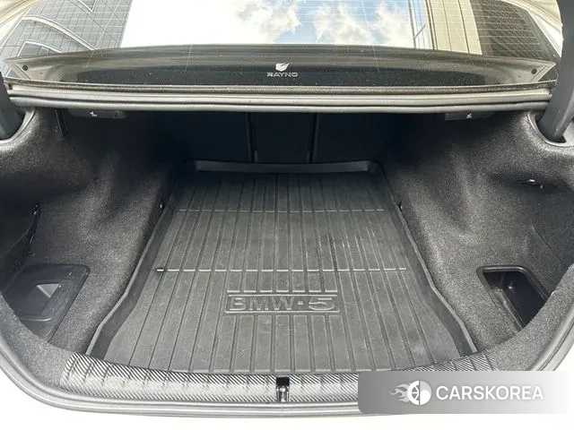 BMW 5 Series (G30) 2019 Белый из Кореи, фото 2