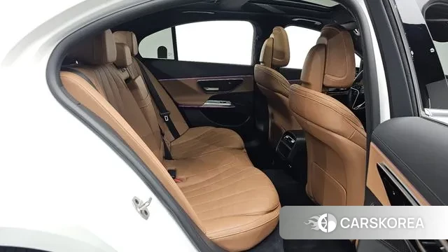 Mercedes-Benz E-Class W214 2024 Белый из Кореи, фото 2