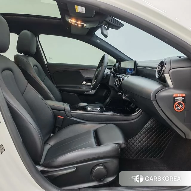 Mercedes-Benz Class A 2022 Белый из Китая, фото 2