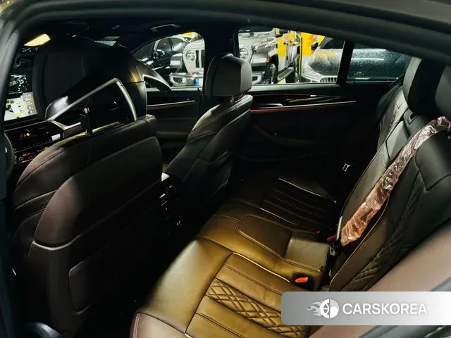 BMW 5 Series (G30) 2021 Серый из Кореи, фото 2