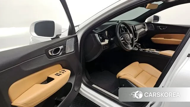 Volvo XC60 second Generation 2019 Белый из Кореи, фото 2
