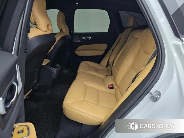 Volvo XC60 second Generation 2023 Белый из Кореи, фото 2
