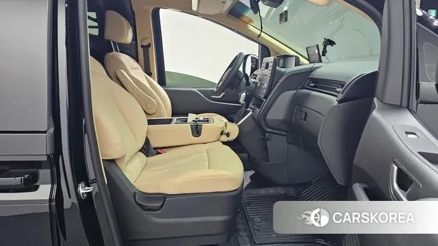 Hyundai Staria 2025 Черный из Кореи, фото 2