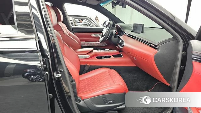 Genesis GV70 2022 Черный из Кореи, фото 2